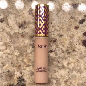Taryn Shape tape concealer